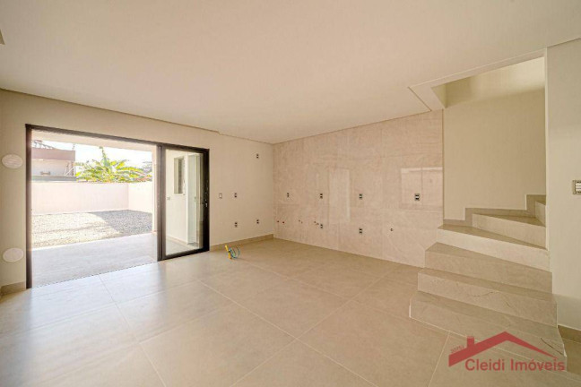Imagem Casa com 3 Quartos à Venda, 161 m² em Saguaçu - Joinville Imagem Casa com 3 Quartos à Venda, 161 m² em Saguaçu - Joinville