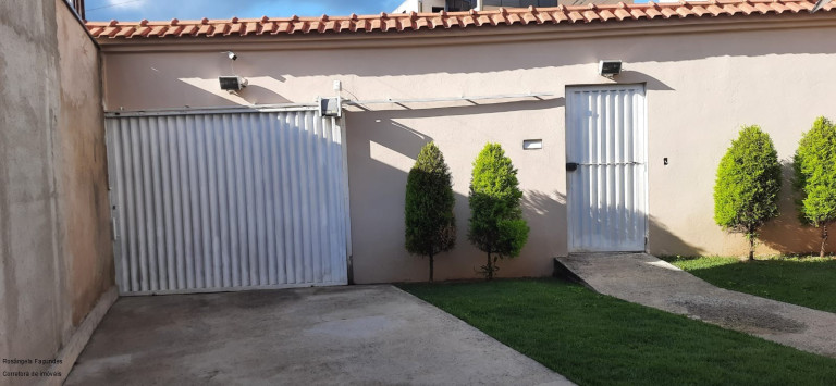 Imagem Casa com 3 Quartos à Venda, 200 m² em Jardim Campos Elísios - Poços De Caldas Imagem Casa com 3 Quartos à Venda, 200 m² em Jardim Campos Elísios - Poços De Caldas