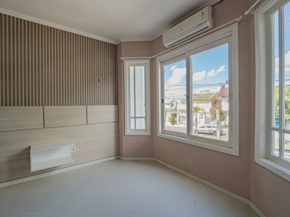 Imagem Casa com 3 Quartos à Venda, em Sarandi - Porto Alegre Imagem Casa com 3 Quartos à Venda, em Sarandi - Porto Alegre