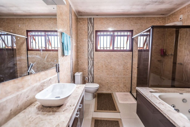 Imagem Imóvel com 4 Quartos à Venda, em Sarandi - Porto Alegre Imagem Imóvel com 4 Quartos à Venda, em Sarandi - Porto Alegre