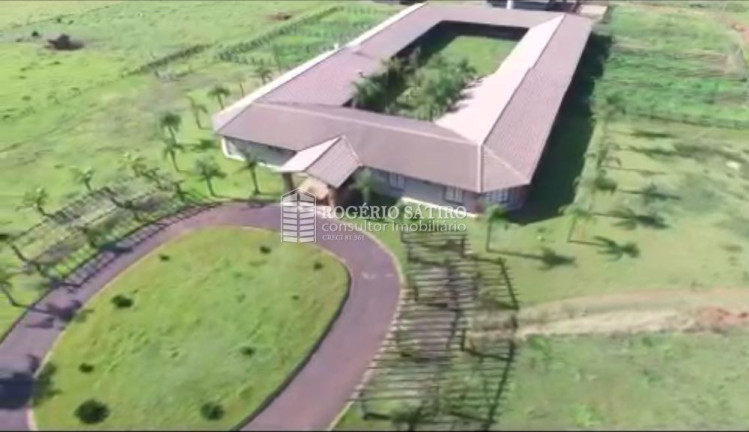 Imagem Imóvel com 3 Quartos à Venda, 195.500.000 m² em Centro - Uberaba Imagem Imóvel com 3 Quartos à Venda, 195.500.000 m² em Centro - Uberaba