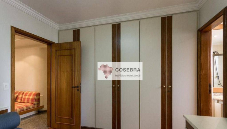 Imagem Apartamento com 4 Quartos à Venda, 250 m² em Moema - São Paulo