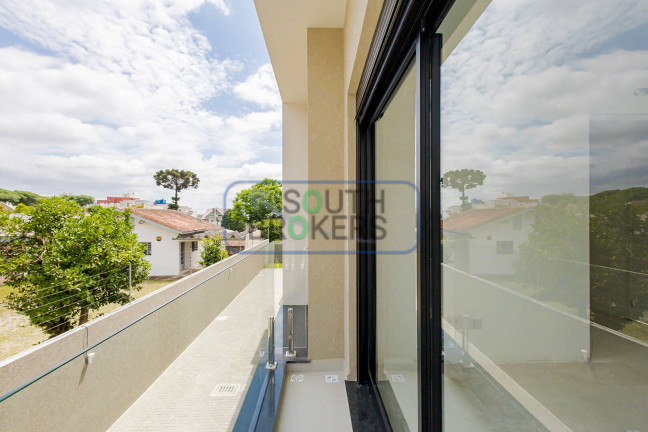 Imagem Casa com 3 Quartos à Venda, 120 m² em Hauer - Curitiba Imagem Casa com 3 Quartos à Venda, 120 m² em Hauer - Curitiba