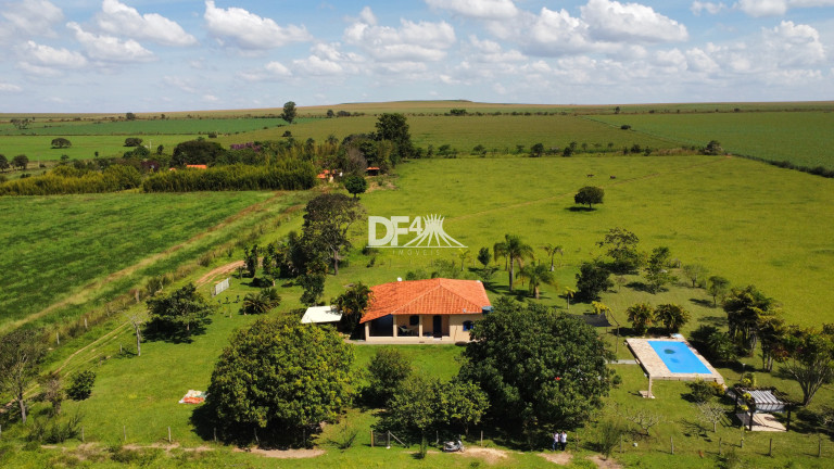 Imagem Imóvel com 16 Quartos à Venda, 4.400 m² em Planaltina - Brasília