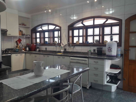 Imagem Casa com 4 Quartos à Venda, 350 m² em Aruã - Mogi Das Cruzes Imagem Casa com 4 Quartos à Venda, 350 m² em Aruã - Mogi Das Cruzes