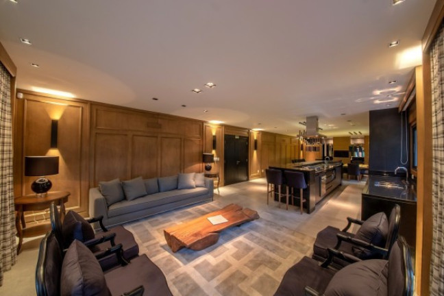 Imagem Apartamento com 3 Quartos à Venda, 319 m² em Planalto - Gramado