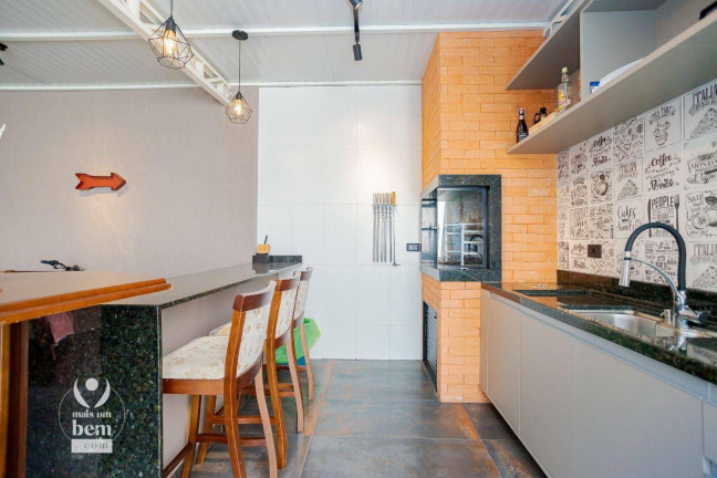 Imagem Sobrado com 4 Quartos à Venda, 209 m² em Portão - Curitiba