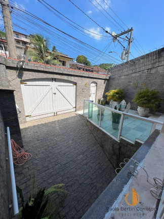 Imagem Casa com 3 Quartos à Venda, 598 m² em Centro - São Gonçalo Imagem Casa com 3 Quartos à Venda, 598 m² em Centro - São Gonçalo