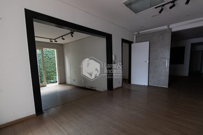 Imagem Casa com 1 Quarto à Venda, 190 m² em Vila Nova Conceição - São Paulo Imagem Casa com 1 Quarto à Venda, 190 m² em Vila Nova Conceição - São Paulo