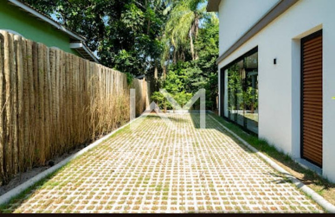Imagem Sobrado com 3 Quartos à Venda, 185 m² em Maresias - São Sebastião Imagem Sobrado com 3 Quartos à Venda, 185 m² em Maresias - São Sebastião