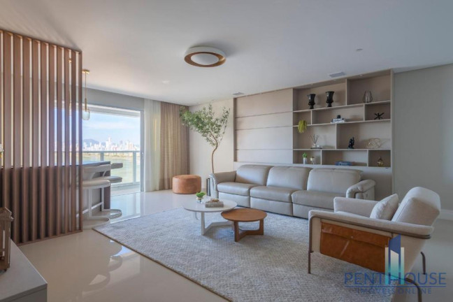 Imagem Apartamento com 3 Quartos à Venda, 172 m² em Pioneiros - Balneário Camboriú Imagem Apartamento com 3 Quartos à Venda, 172 m² em Pioneiros - Balneário Camboriú
