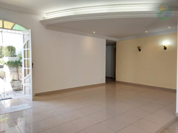 Imagem Casa com 3 Quartos à Venda, 250 m² Imagem Casa com 3 Quartos à Venda, 250 m²