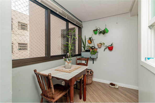 Imagem Imóvel com 2 Quartos à Venda, em Higienópolis - Porto Alegre Imagem Imóvel com 2 Quartos à Venda, em Higienópolis - Porto Alegre