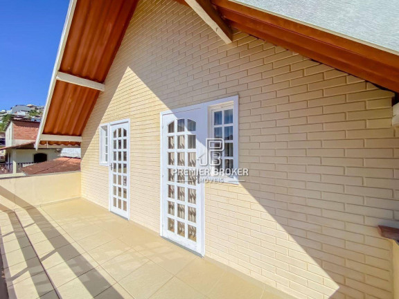 Imagem Casa com 4 Quartos à Venda, 158 m² em São Pedro - Teresópolis Imagem Casa com 4 Quartos à Venda, 158 m² em São Pedro - Teresópolis