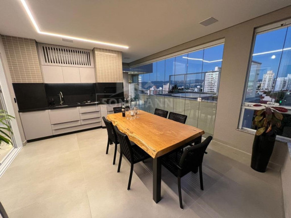 Imagem Cobertura com 3 Quartos à Venda, 215 m² em Barreiros - São José