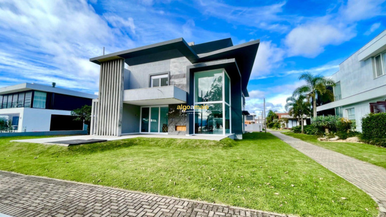 Imagem Casa com 5 Quartos à Venda, 465 m² em Condominio Velas Da Marina - Capão Da Canoa Imagem Casa com 5 Quartos à Venda, 465 m² em Condominio Velas Da Marina - Capão Da Canoa