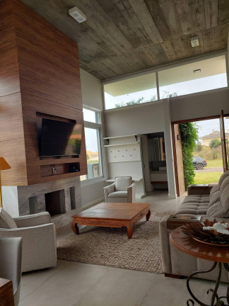 Imagem Casa com 4 Quartos à Venda, em Xangri-lá Imagem Casa com 4 Quartos à Venda, em Xangri-lá