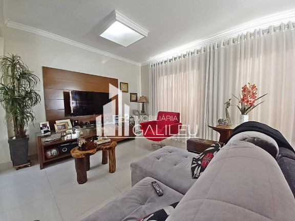 Casa com 3 Quartos à Venda, 230 m² em Parque Taquaral - Campinas