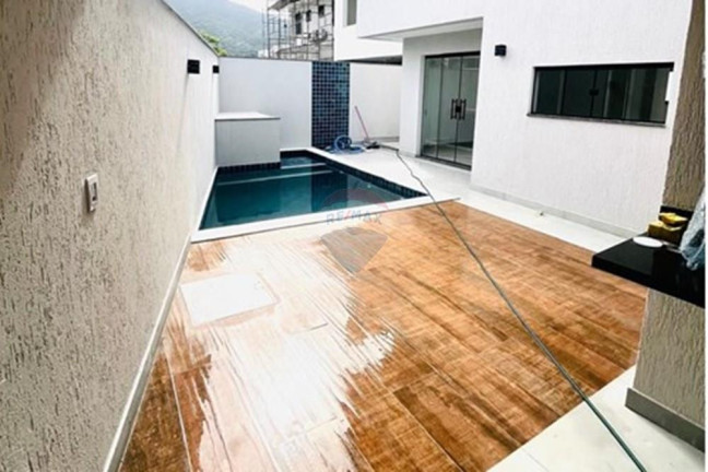 Imagem Casa de Condomínio com 5 Quartos à Venda, 200 m² em Vargem Pequena - Rio De Janeiro
