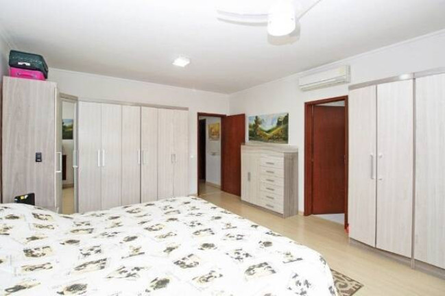 Imagem Casa com 3 Quartos à Venda, 192 m² em Passo Das Pedras - Porto Alegre Imagem Casa com 3 Quartos à Venda, 192 m² em Passo Das Pedras - Porto Alegre