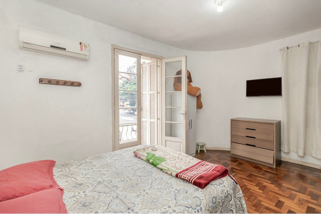 Imagem Apartamento com 3 Quartos à Venda, 83 m² em Santana - Porto Alegre Imagem Apartamento com 3 Quartos à Venda, 83 m² em Santana - Porto Alegre