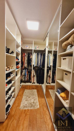Imagem Casa com 3 Quartos à Venda, em São Paulo Imagem Casa com 3 Quartos à Venda, em São Paulo