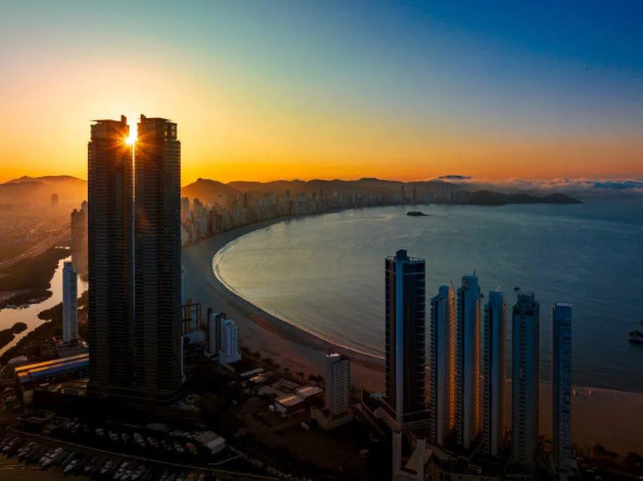 Imagem Apartamento com 4 Quartos à Venda, 261 m² em Barra Sul - Balneário Camboriú Imagem Apartamento com 4 Quartos à Venda, 261 m² em Barra Sul - Balneário Camboriú