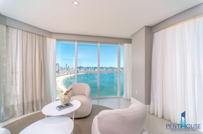 Imagem Apartamento com 4 Quartos à Venda, 238 m² em Centro - Balneário Camboriú Imagem Apartamento com 4 Quartos à Venda, 238 m² em Centro - Balneário Camboriú