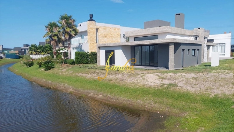 Imagem Casa de Condomínio com 4 Quartos à Venda, 240 m² em Remanso - Xangri-la Imagem Casa de Condomínio com 4 Quartos à Venda, 240 m² em Remanso - Xangri-la