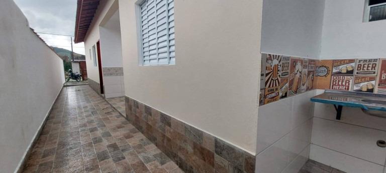 Imagem Casa com 2 Quartos à Venda, 60 m² em Jardim Leonor - Mongaguá Imagem Casa com 2 Quartos à Venda, 60 m² em Jardim Leonor - Mongaguá