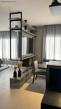 Imagem Casa com 3 Quartos à Venda, 140 m² em água Verde - Curitiba