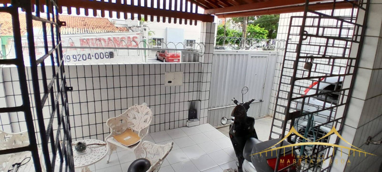 Imagem Casa com 4 Quartos à Venda, 250 m² em Lagoa Nova - Natal