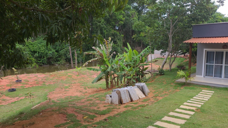 Imagem Imóvel com 2 Quartos à Venda, 2.200 m²