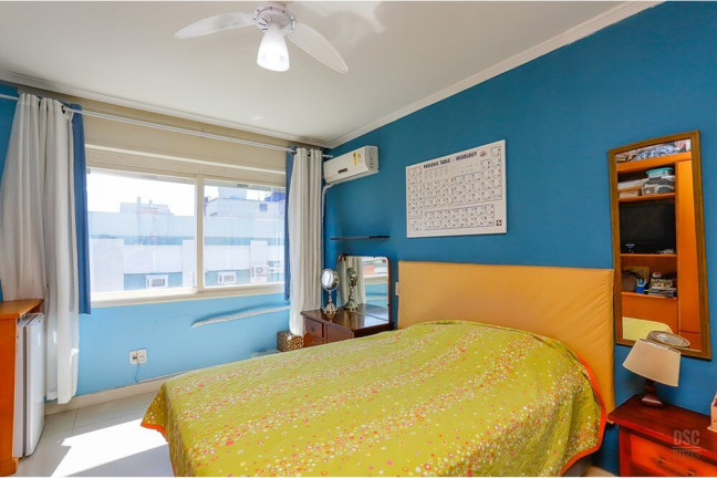 Imagem Imóvel com 3 Quartos à Venda, 180 m² em Menino Deus - Porto Alegre Imagem Imóvel com 3 Quartos à Venda, 180 m² em Menino Deus - Porto Alegre