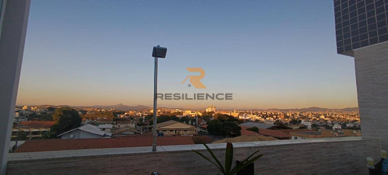 Imagem Cobertura com 3 Quartos à Venda, 128 m² em Santa Mônica - Belo Horizonte