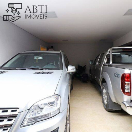 Imagem Casa com 3 Quartos à Venda, em São Paulo Imagem Casa com 3 Quartos à Venda, em São Paulo