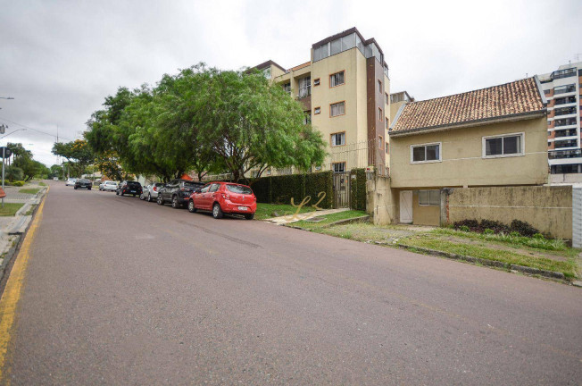 Imagem Sobrado com 3 Quartos à Venda, 117 m² em Cristo Rei - Curitiba Imagem Sobrado com 3 Quartos à Venda, 117 m² em Cristo Rei - Curitiba