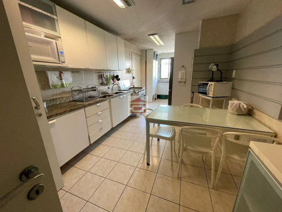 Imagem Apartamento com 4 Quartos à Venda, 157 m² Imagem Apartamento com 4 Quartos à Venda, 157 m²