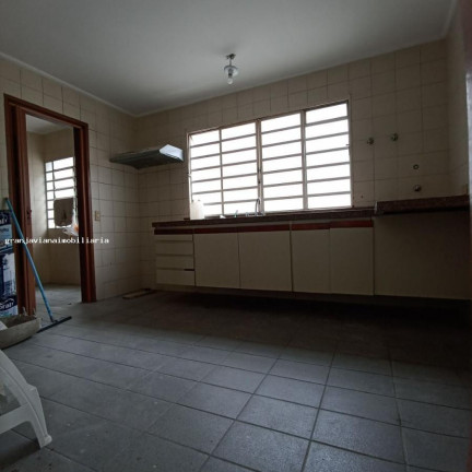 Imagem Casa à Venda, em São Paulo 2 - Cotia Imagem Casa à Venda, em São Paulo 2 - Cotia