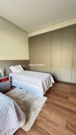 Imagem Casa com 3 Quartos à Venda, 1.600 m² Imagem Casa com 3 Quartos à Venda, 1.600 m²