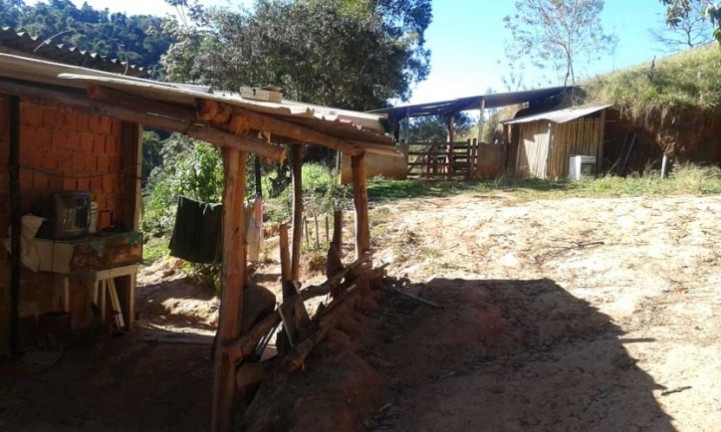 Imagem Chácara com 2 Quartos à Venda, 10 m² em Paiol - Guaratinguetá Imagem Chácara com 2 Quartos à Venda, 10 m² em Paiol - Guaratinguetá