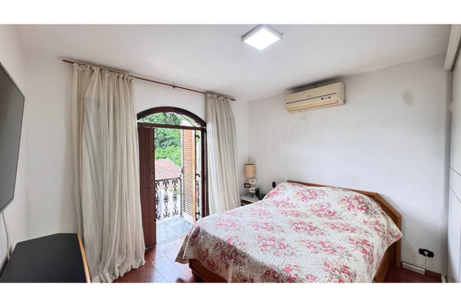 Imagem Casa com 5 Quartos à Venda, 303 m² em Jardim Virginia Bianca - São Paulo Imagem Casa com 5 Quartos à Venda, 303 m² em Jardim Virginia Bianca - São Paulo