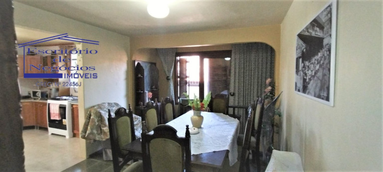 Imagem Casa com 4 Quartos à Venda, 250 m² em Agronomia - Porto Alegre Imagem Casa com 4 Quartos à Venda, 250 m² em Agronomia - Porto Alegre