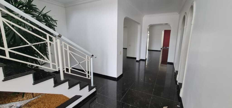 Imagem Casa com 5 Quartos à Venda,  em Jardim Acapulco - Guarujá