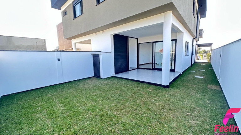 Imagem Casa com 3 Quartos à Venda, 163 m² em Campeche - Florianópolis Imagem Casa com 3 Quartos à Venda, 163 m² em Campeche - Florianópolis
