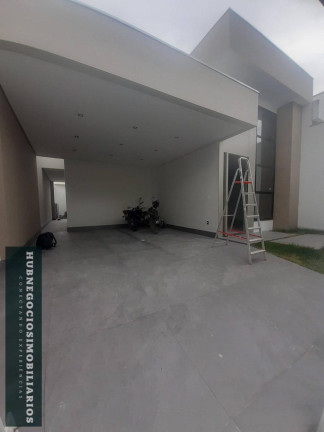 Casa com 3 Quartos à Venda,  em Ibituruna - Montes Claros