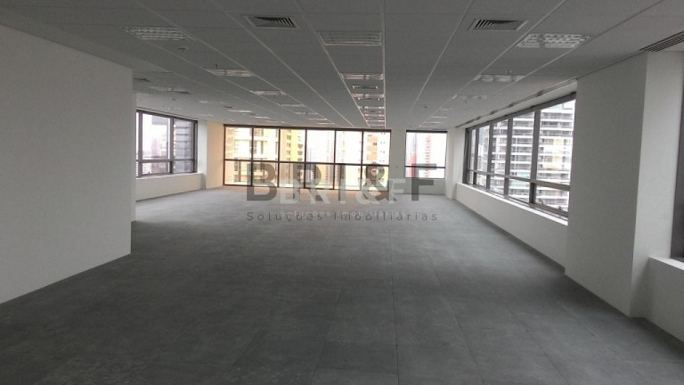 Imóvel Comercial para Alugar, 271 m² em Cidade Monções - São Paulo