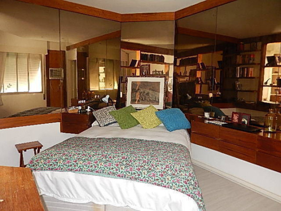 Imagem Apartamento com 4 Quartos à Venda,  em Lagoa - Rio De Janeiro