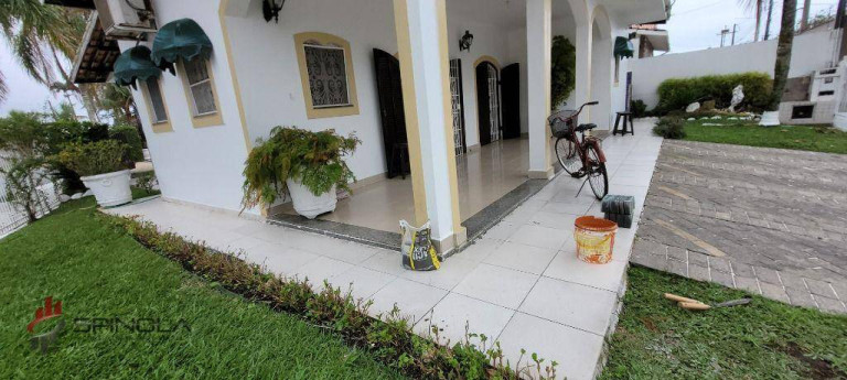 Imagem Casa com 7 Quartos à Venda, 400 m² em Balneário Flórida - Praia Grande Imagem Casa com 7 Quartos à Venda, 400 m² em Balneário Flórida - Praia Grande