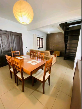 Imagem Casa com 3 Quartos para Alugar,  em Praia De Fora - Palhoça